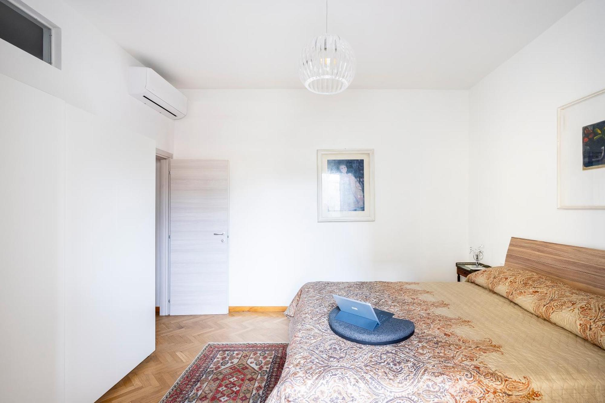 Flat Moon Over Florence Terrace And Free Parking מראה חיצוני תמונה